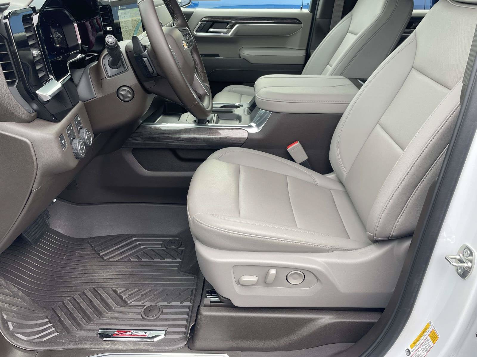 Used 2026 Chevrolet Silverado 1500 LTZ AWD/4WD image 11