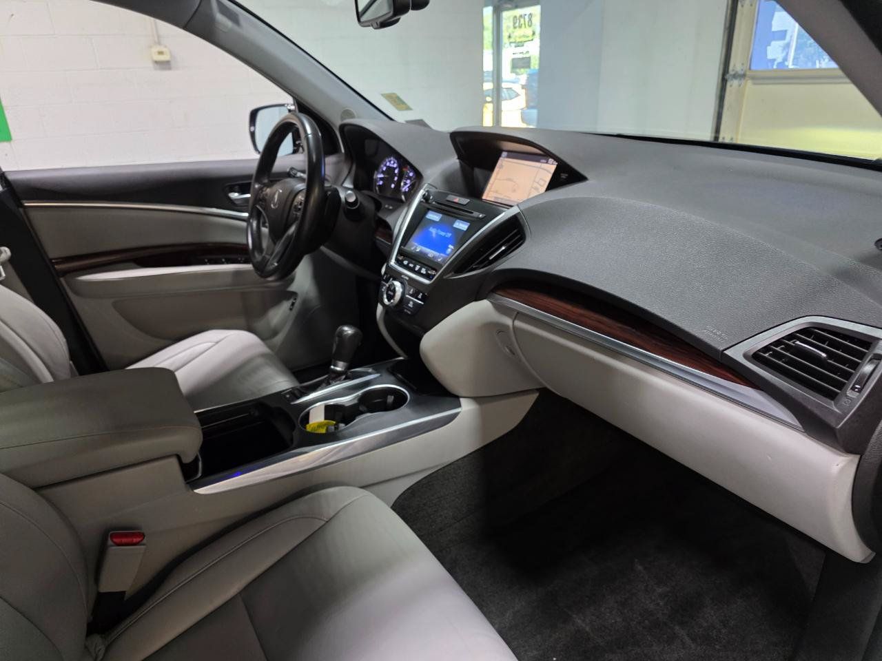 Used 2014 Acura MDX w/ Technology Package AWD/4WD image 29