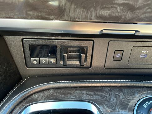 Used 2022 Nissan Armada Platinum w/ Captain's Chairs Package image 25