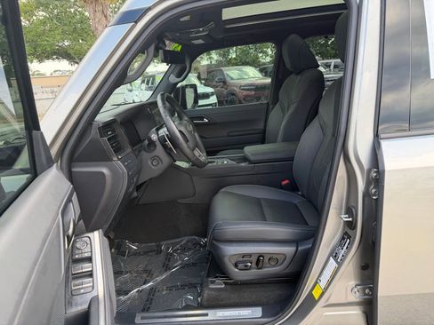 Used 2024 Lexus GX 550 w/ Cold Area Package image 17