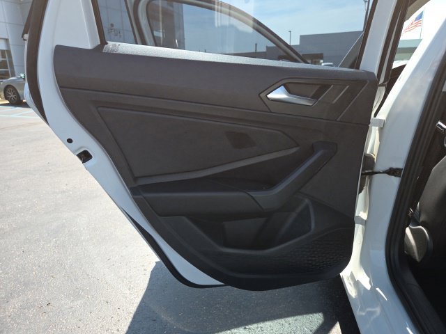 Used 2022 Volkswagen Jetta SE FWD image 12