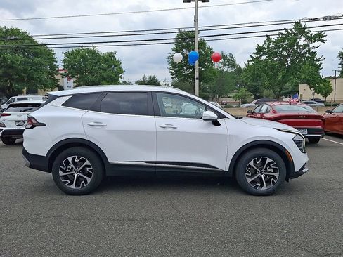 Used 2024 Kia Sportage EX AWD/4WD image 8