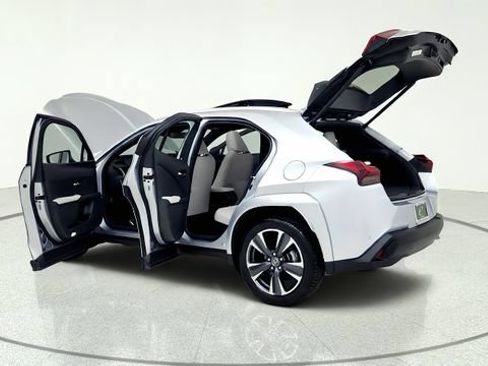 Used 2025 Lexus UX 300h FWD w/ Accessory Package (Z1) image 16