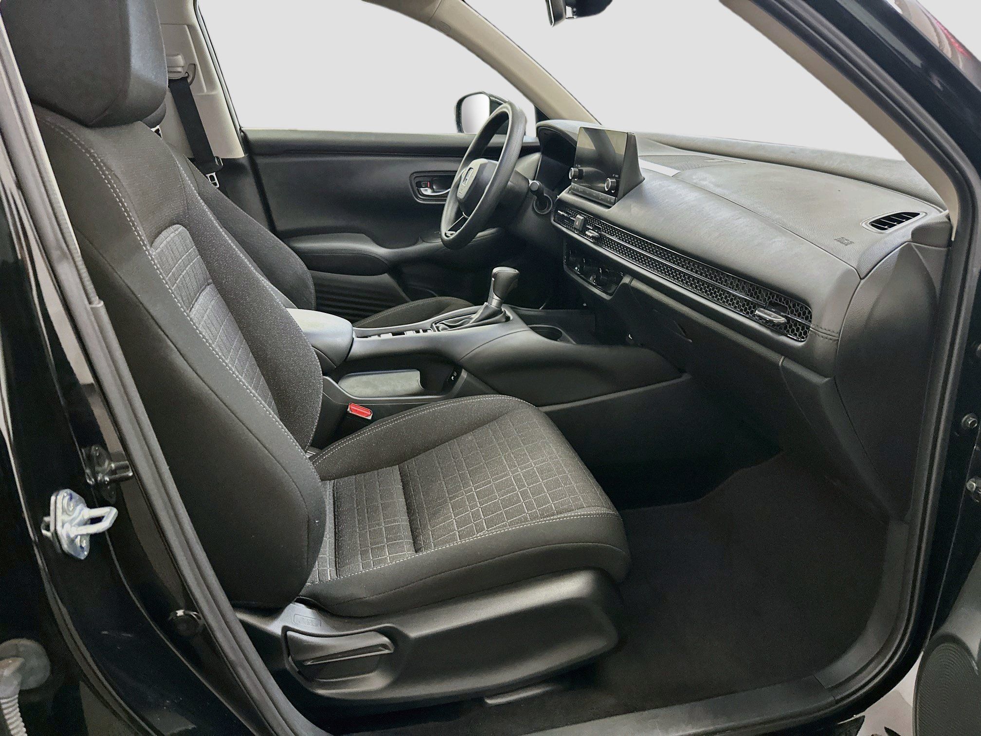 Used 2025 Honda HR-V LX image 31