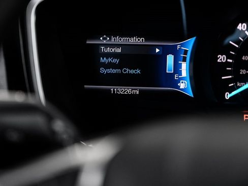 Used 2017 Ford Fusion Titanium image 3