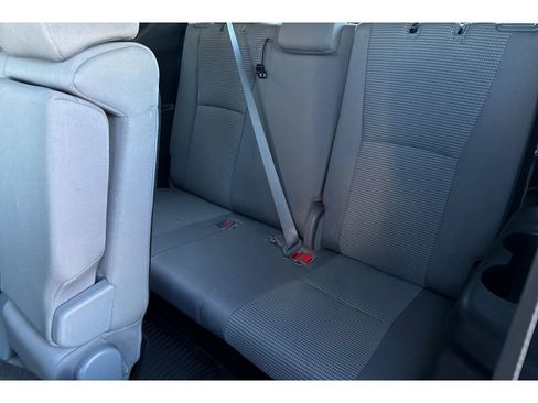Used 2023 Toyota Highlander LE image 17