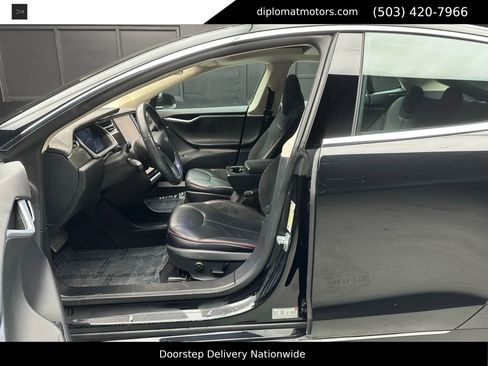 Used 2012 Tesla Model S Signature Performance image 17