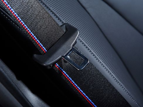 Used 2025 BMW M5 w/ Carbon Package image 26