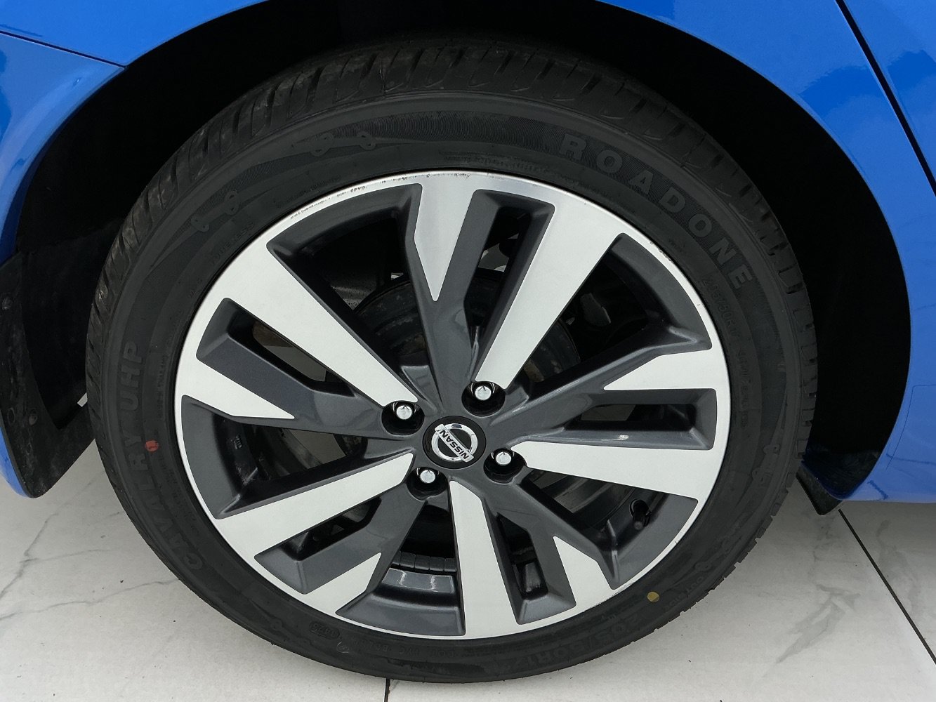 Used 2020 Nissan Versa SR w/ Convenience Package FWD image 46