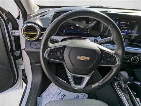 Used 2024 Chevrolet Trax LT w/ Driver Confidence Package image 12