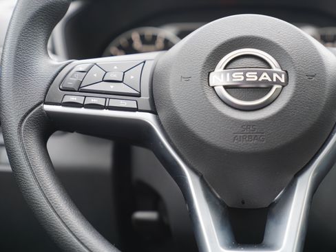 Used 2025 Nissan Altima 2.5 SV FWD image 18