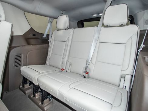 Used 2023 GMC Yukon XL Denali w/ Denali Reserve Package AWD/4WD image 16
