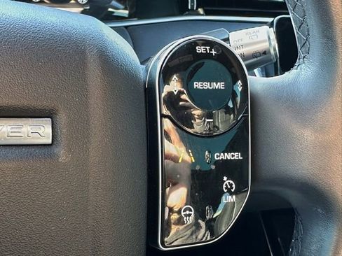 Used 2020 Land Rover Range Rover Evoque SE image 17