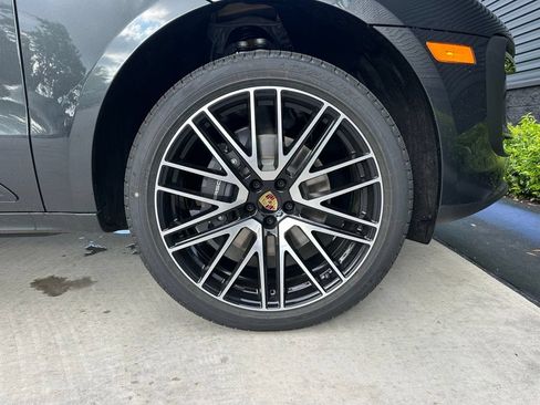 Used 2026 Porsche Macan AWD/4WD image 14