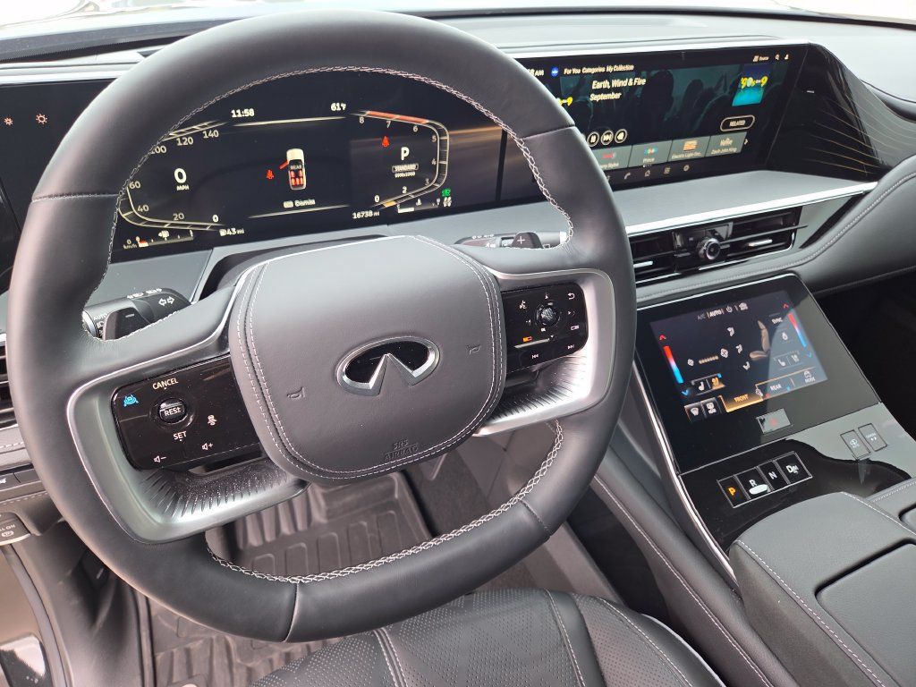 Used 2025 INFINITI QX80 Sensory AWD/4WD image 41