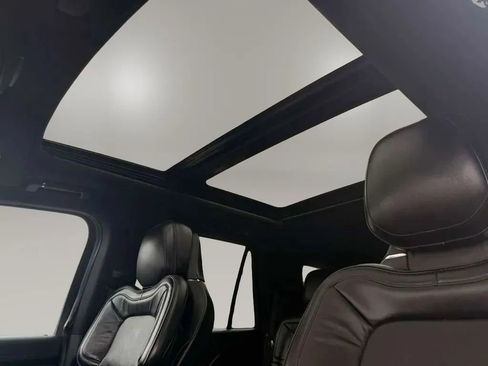 Used 2019 Lincoln Navigator Reserve AWD/4WD image 31