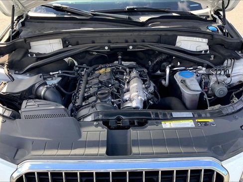 Used 2017 Audi Q5 2.0T Premium Plus w/ Technology Package image 10