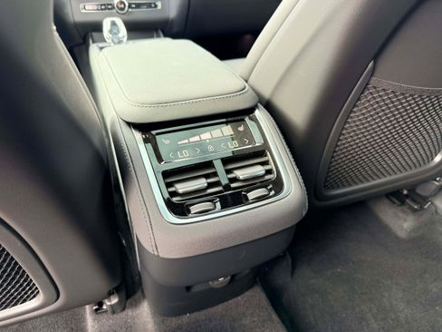 New 2026 Volvo XC90 B6 Ultra image 16