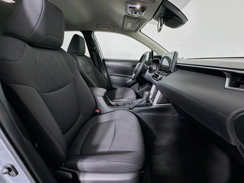 Used 2023 Toyota Corolla Cross LE image 29