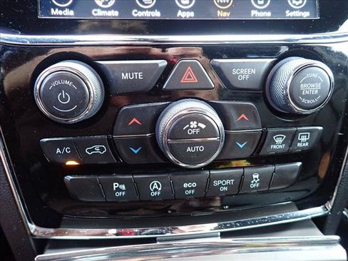 Used 2019 Jeep Grand Cherokee Limited w/ Trailer Tow Group IV AWD/4WD image 22