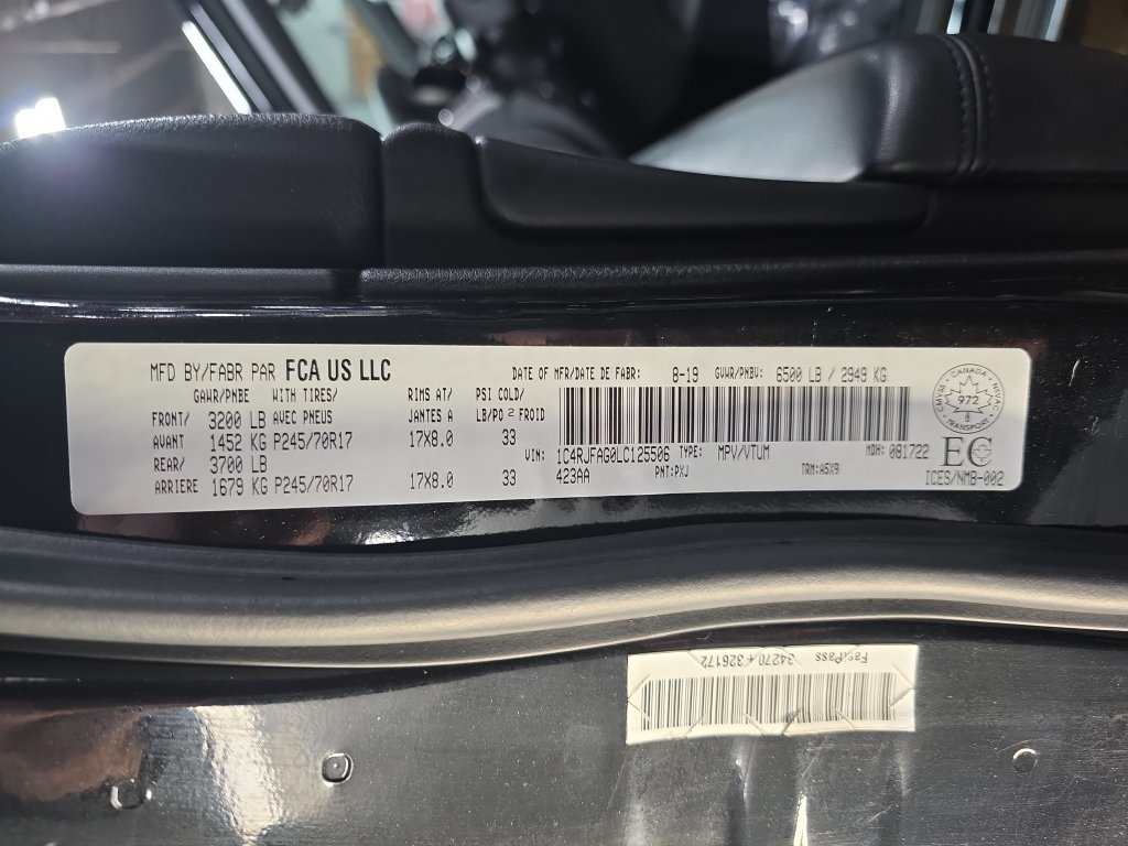 Used 2020 Jeep Grand Cherokee Laredo AWD/4WD image 34