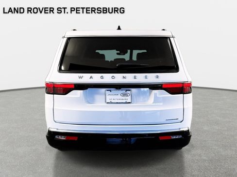 Used 2024 Jeep Wagoneer L Series II w/ Premium Group I AWD/4WD image 6