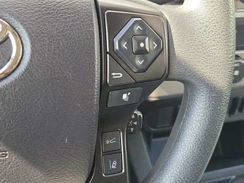 Used 2022 Toyota Tacoma SR w/ SR Convenience Package RWD image 26
