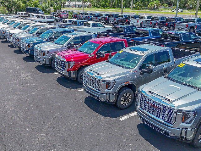 Used 2024 GMC Canyon Elevation w/ Convenience Package RWD image 7