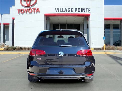 Used 2017 Volkswagen GTI SE image 4