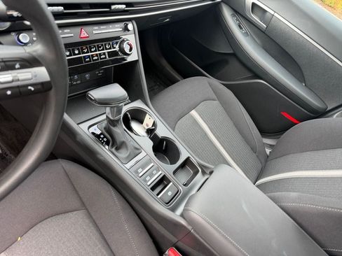 Certified 2025 Hyundai Sonata SE FWD image 18