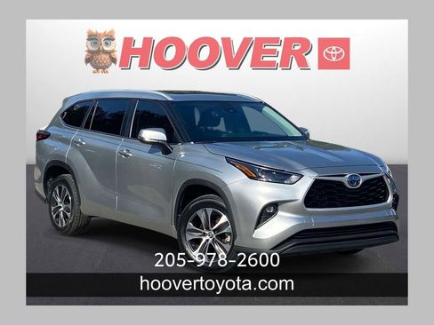 Used 2023 Toyota Highlander XLE FWD image 1