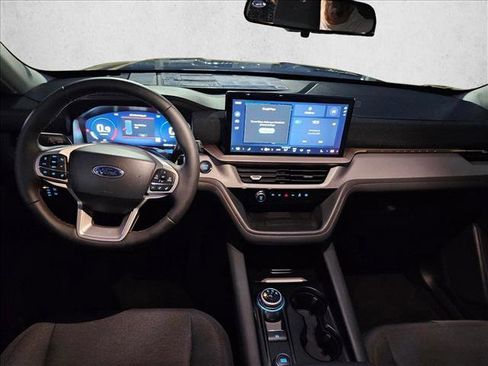 New 2025 Ford Explorer Active image 10