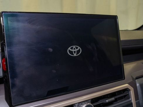 Used 2025 Toyota Tacoma TRD Off-Road image 12