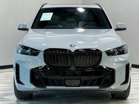 Used 2025 BMW X5 sDrive40i w/ M Sport Package RWD image 3