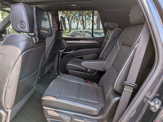 Certified 2025 Cadillac Escalade Premium Luxury AWD/4WD image 16