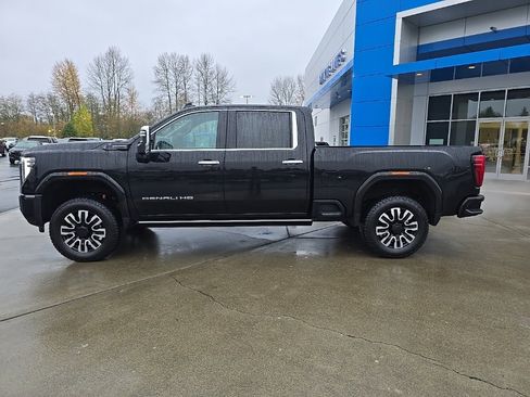 Used 2024 GMC Sierra 3500 Denali Ultimate image 2