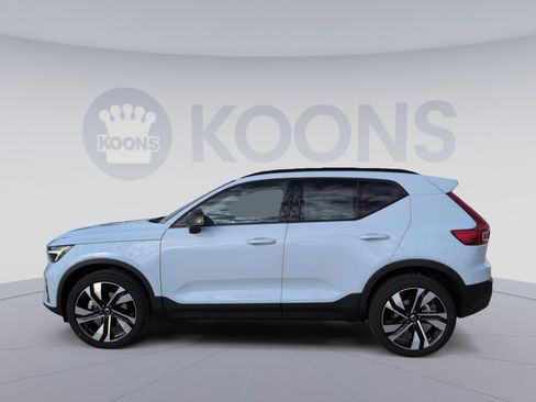 New 2026 Volvo XC40 B5 Ultra w/ Protection Package Premier image 2