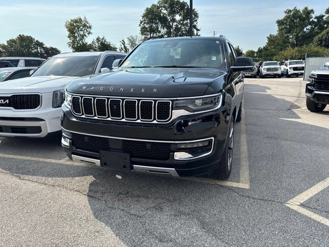 Used 2023 Jeep Wagoneer L Series III w/ Premium Group I AWD/4WD image 3