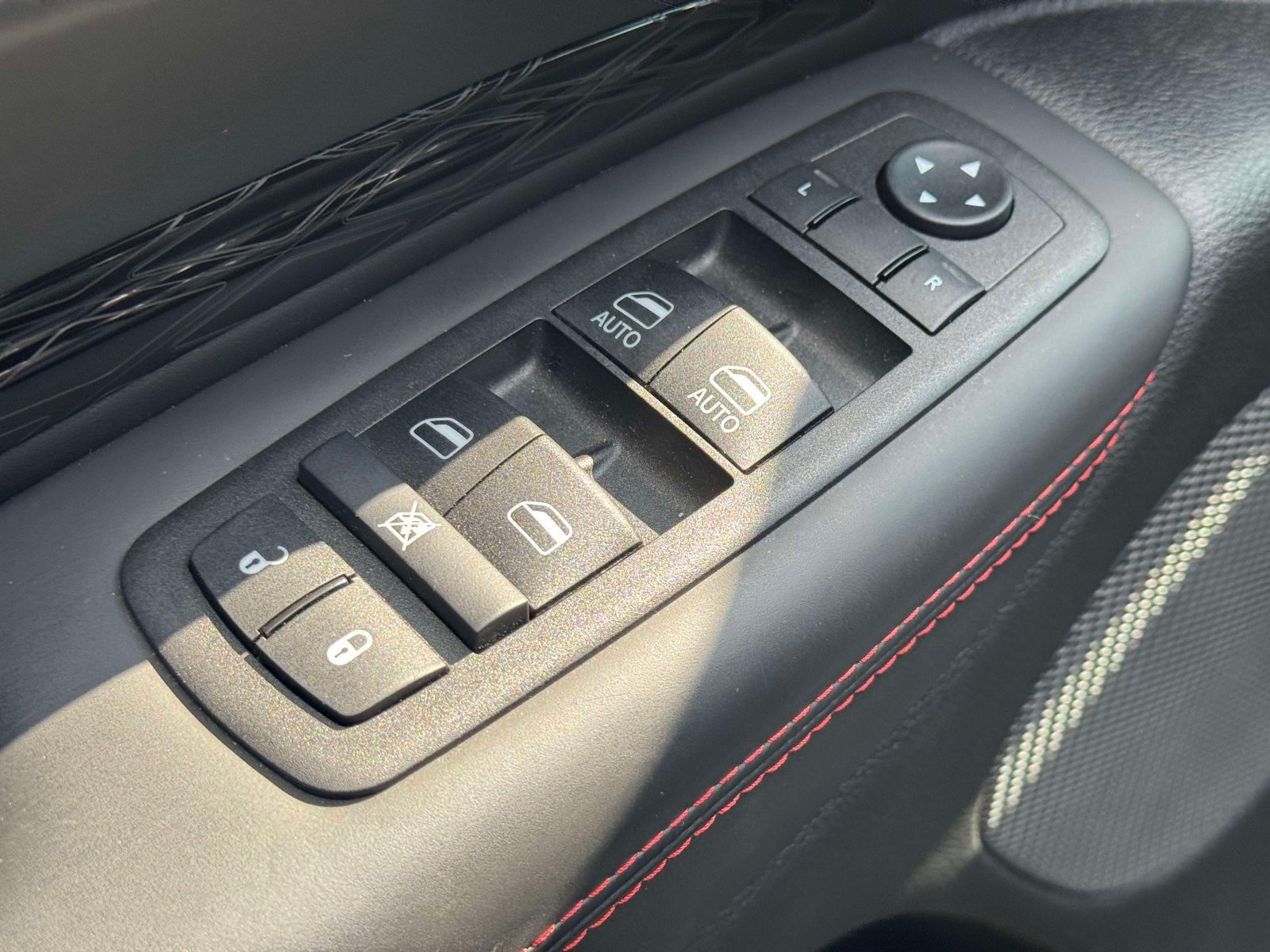 Used 2025 Dodge Durango GT AWD/4WD image 17