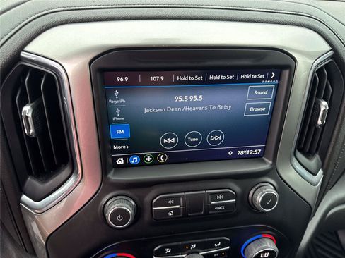 Used 2022 Chevrolet Silverado 1500 LT AWD/4WD image 24