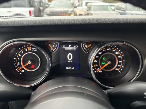 Used 2022 Jeep Gladiator Willys image 26