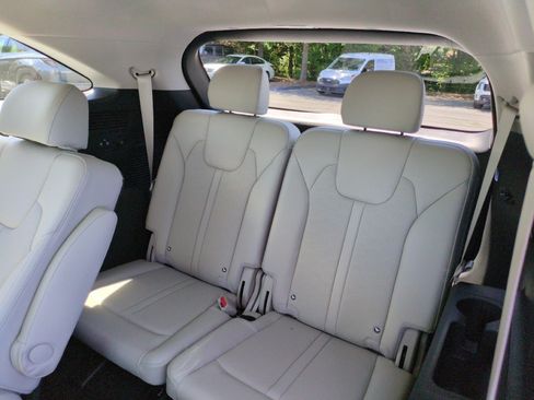 Used 2024 Kia Sorento EX w/ Panoramic Sunroof Package FWD image 28