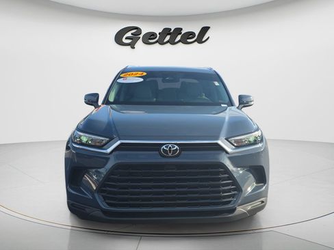 Used 2024 Toyota Grand Highlander FWD image 2