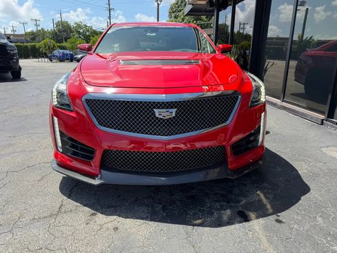 Used 2019 Cadillac CTS V w/ Carbon Fiber Package RWD image 4