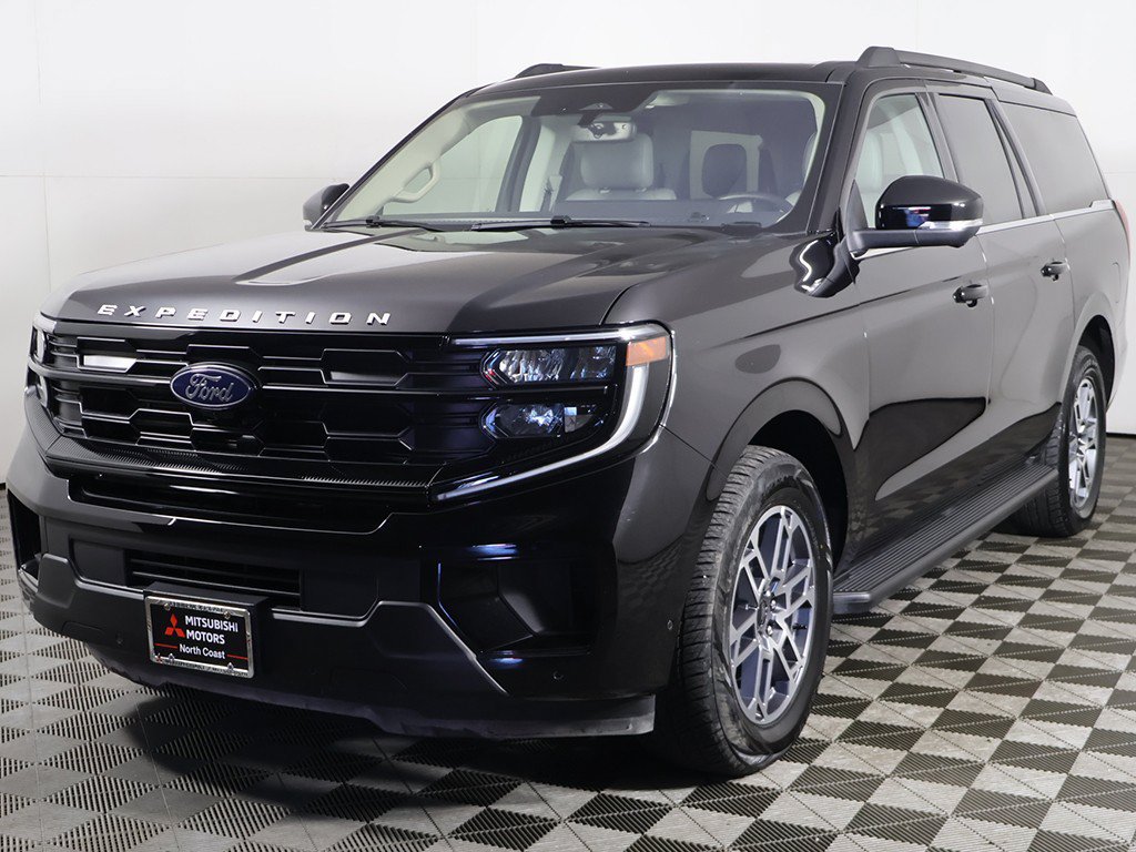 Used 2025 Ford Expedition Max Active AWD/4WD image 10