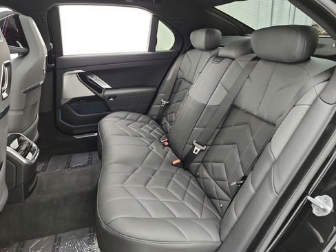 Used 2025 BMW 740i RWD image 13