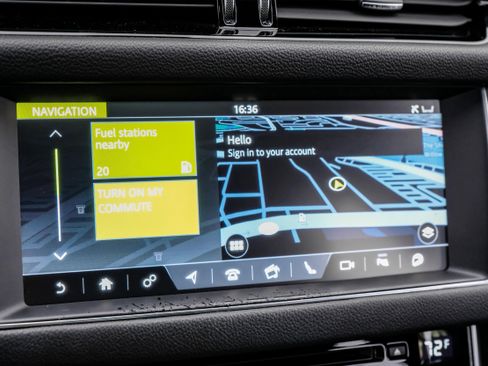 Used 2017 Jaguar XF S image 21