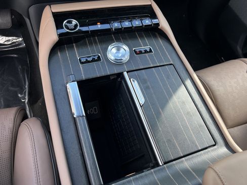 New 2026 Lincoln Navigator L Black Label AWD/4WD image 16
