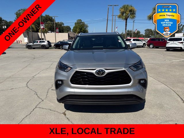 Used 2024 Toyota Highlander XLE FWD image 2