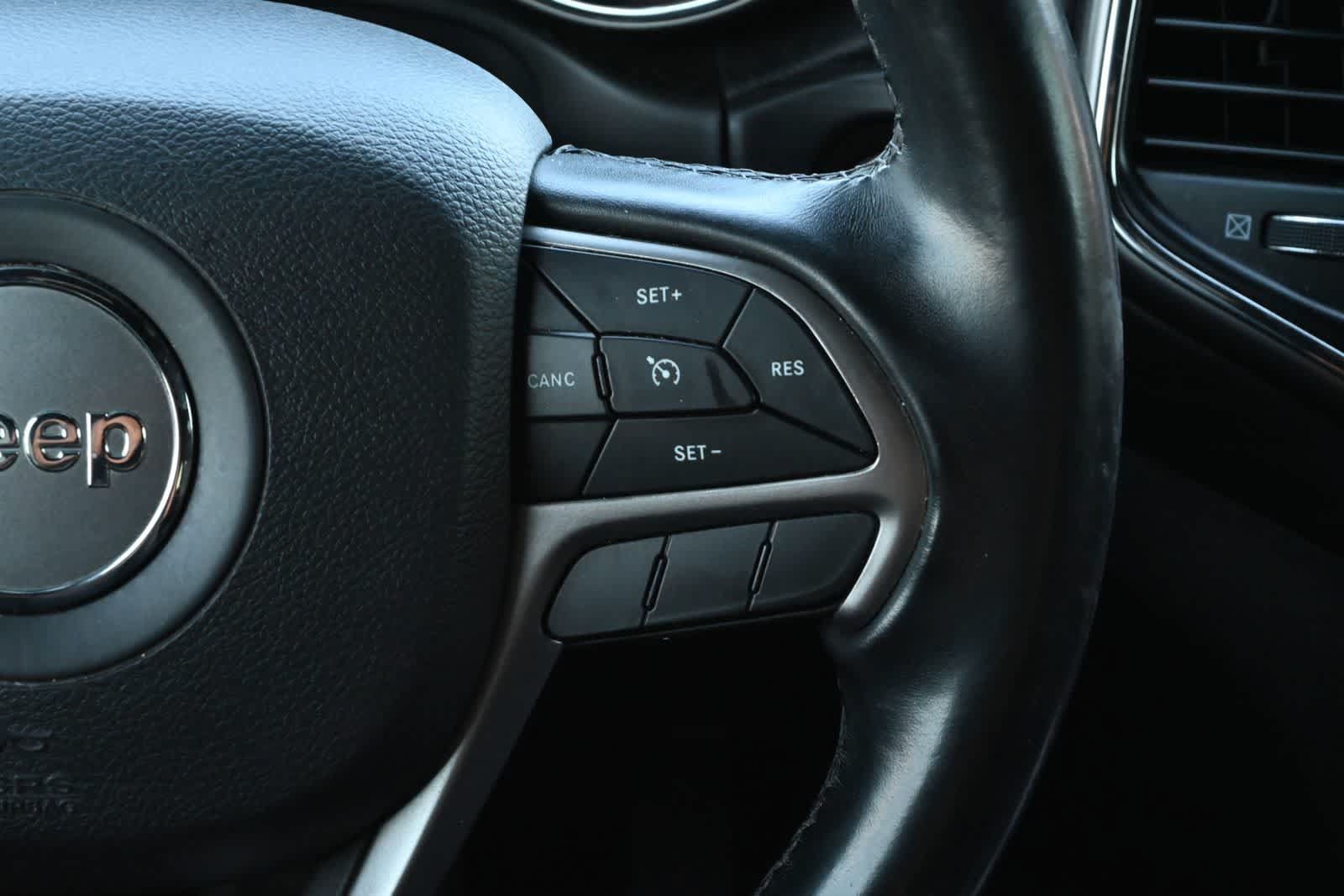 Used 2021 Jeep Grand Cherokee Laredo RWD image 11